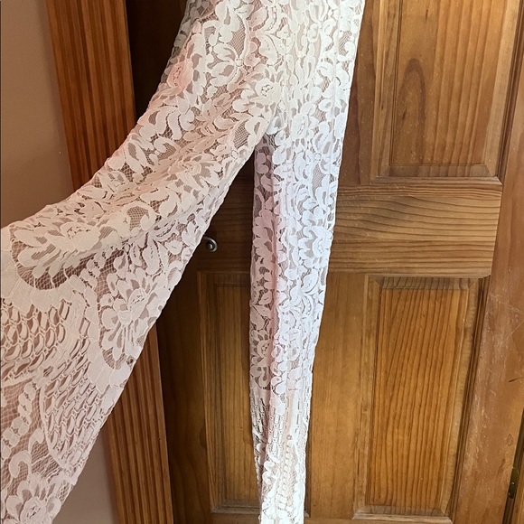 Elegant White Lace Maxi Dress - Picture 2 of 4